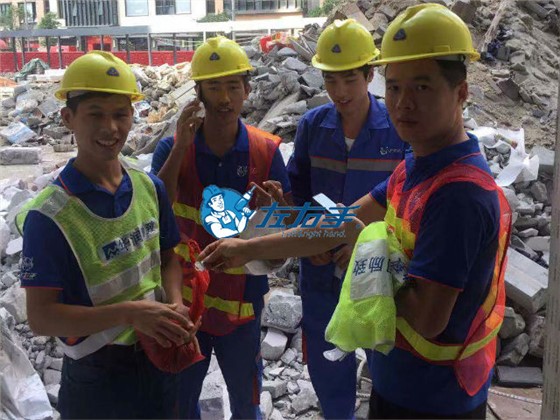 左右手華潤城衣柜安裝項(xiàng)目火熱進(jìn)行中！