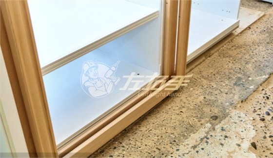 衣柜門滑輪有誰知道怎么安裝嗎？