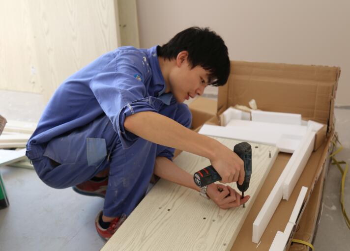 櫥柜安裝中的五金配件，鉸鏈的選擇很重要