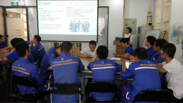 師傅培訓(xùn)，安裝工人需要專門培訓(xùn)