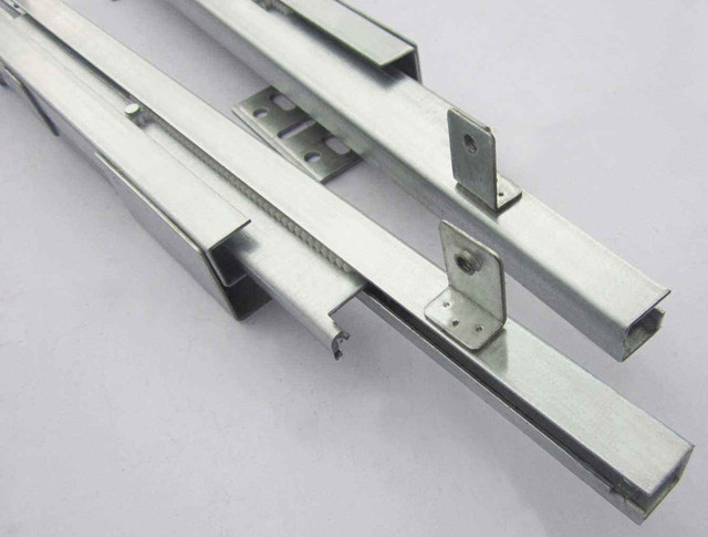 櫥柜拉籃滑軌安裝，如果不會(huì)安裝，麻煩接踵而來(lái)