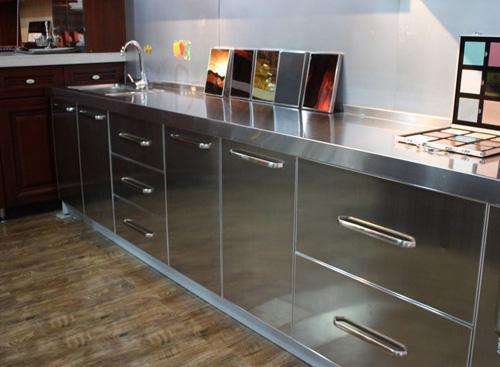 不銹鋼廚房櫥柜如何安裝，優(yōu)缺點如何？