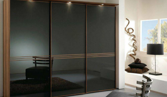 181平開(kāi)門(mén)衣柜鏡子安裝方法分那幾步，正確的注意事項(xiàng)是什么？