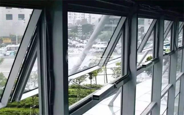 窗戶到底內(nèi)開(kāi)好還是外開(kāi)好？看完這對(duì)比，應(yīng)該知道怎么選擇了！