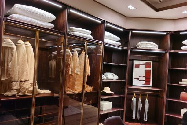 時尚家居裝修設(shè)計(jì)，定制家居時尚服務(wù)行業(yè)