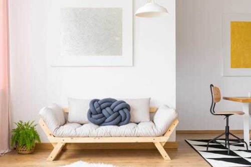 老紅木家具中信：家具網(wǎng)上買還是實(shí)體店買好？