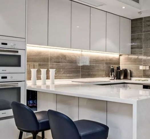 櫥柜材料排名;櫥柜家具柜子里面裝的燈，都是怎么安裝的呢？燈都有什么樣子的？