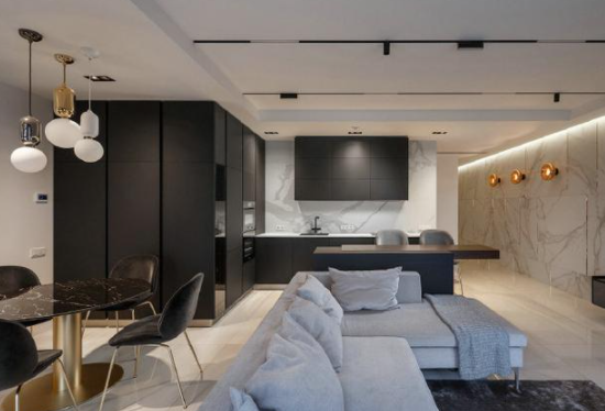 木工藝品雕刻：家具到底是選工廠定制，還是請木工現(xiàn)場打好？