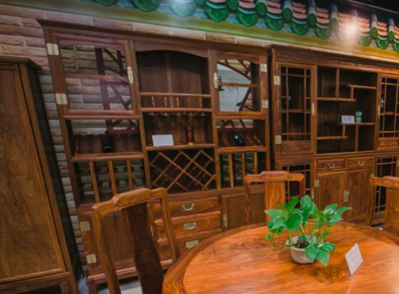 紅木家具高檔定制：紅木家具存在色差，是“天然賣點”還是“濫竽充數”？