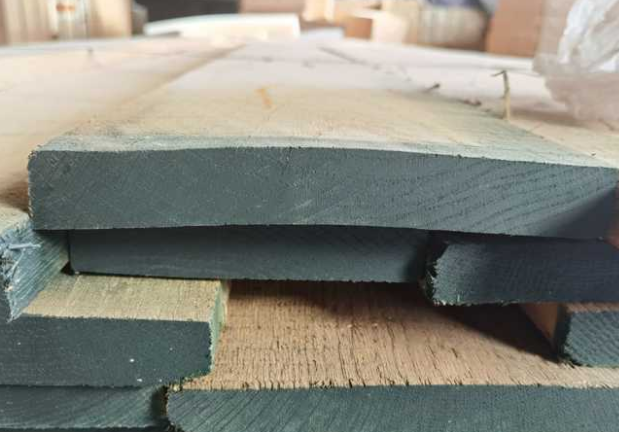 實木的餐桌:實木家具買拼板還是獨(dú)板好？