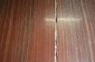 青島雕花實木門;實木家具開裂、變形的原因終于找到了