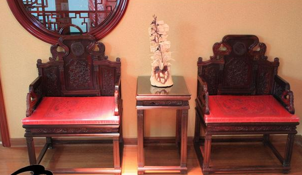 祁紫檀家具：睡紫檀，坐酸枝，紅木家具還有哪些講究？