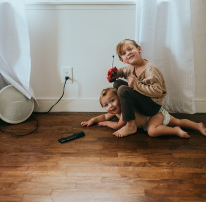 防靜電地板蠟：精油和木地板蠟，哪個更有效？