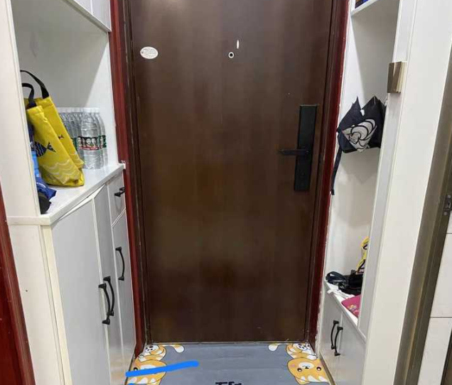 橡膠石蠟油的成分，為什么紅木家具上會(huì)出現(xiàn)白色粉墨?