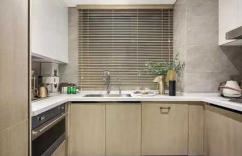 廚房柜門改造;給廚房定制櫥柜別盲目！記住4大標(biāo)準(zhǔn)4個尺寸