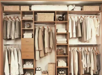 如何加盟定制衣柜：定制衣柜如何避坑及怎樣定制衣柜更有高級(jí)感？