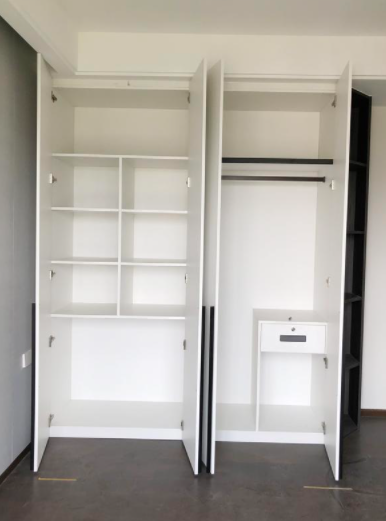 整體四門衣柜品牌，定制衣柜會(huì)取代成品衣柜嗎？