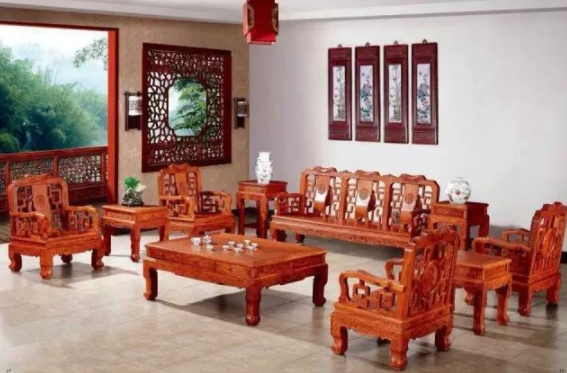 紅木沙發(fā)套：紅木沙發(fā)怎么選？四點(diǎn)建議及市場(chǎng)常見紅木沙發(fā)款式、特點(diǎn)