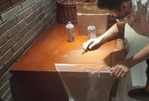 貼紙制作手繪：在家具維修的過(guò)程中，一定要知道家具貼紙具有哪些特點(diǎn)?