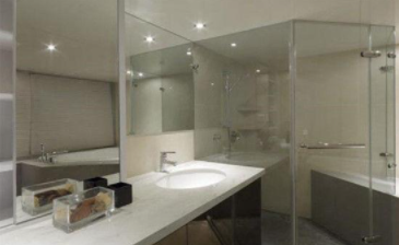 小浴室裝修效果圖，裝修沐浴房要不要做四邊走水?