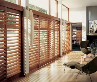 實木百葉窗：你家還在用布窗簾？不如看看這些高顏值的百葉窗