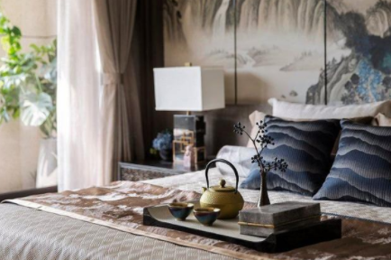 新中式別墅設(shè)計(jì)怎么搭配窗簾色彩？