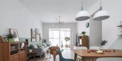 中式家裝客廳設(shè)計，室內(nèi)客廳天花板怎么設(shè)計？