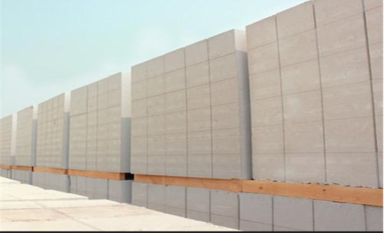 實(shí)木酒柜定制：紅酒柜選購(gòu)方法，紅酒柜哪個(gè)牌子好？