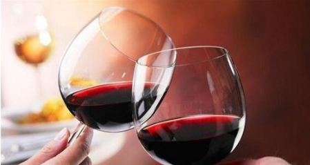 歐式酒柜設計;簡單實用的葡萄酒酒柜購買指南