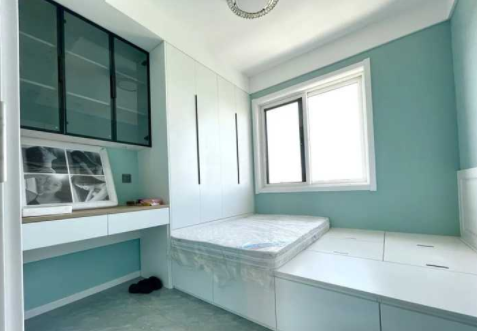 臥室榻榻米裝修效果圖，臥室裝榻榻米實(shí)用嗎？