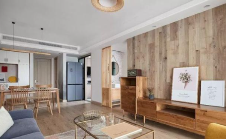 原木裝修價格：新房裝成原木簡約清風(fēng)，溫馨漂亮，一個玄關(guān)柜更是實用好看