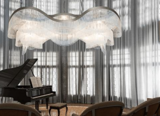 廣東燈具價(jià)格：進(jìn)口輕奢燈具怎么選？看看這幾款提升客廳顏值的藝術(shù)燈具