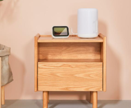 臥室設(shè)計(jì)效果圖：臥室床頭柜怎么選，8H實(shí)木無線充電床頭柜體驗(yàn)