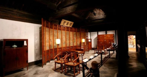 紅木新古典家具：那些古典家具，憑什么賣那么貴？