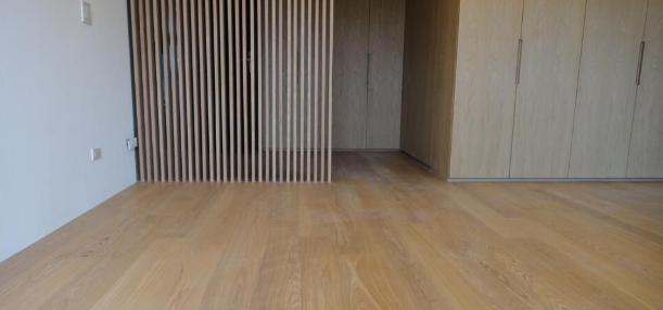 【實(shí)木地板安裝保養(yǎng)】橡木實(shí)木地板都有哪些優(yōu)缺點(diǎn)？