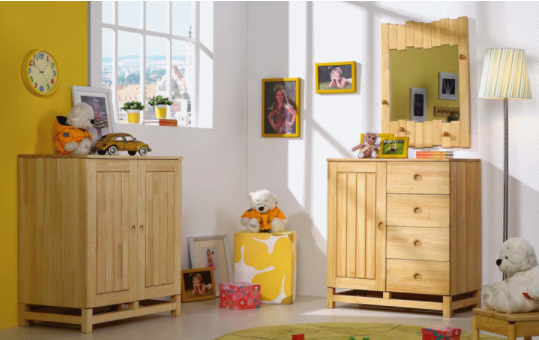 【兒童組合家具加盟】挑選合適的兒童實(shí)木家具，該留意什么？